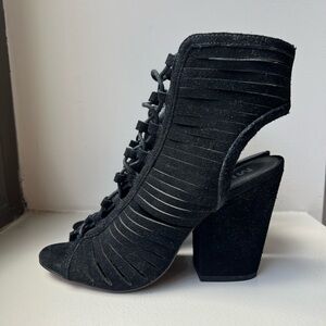 Mia Lace Up Block Heeled Sandals in Black